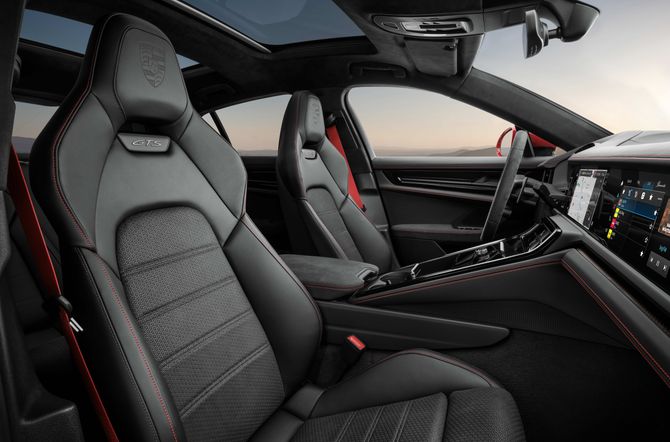 Panamera GTS (2024)