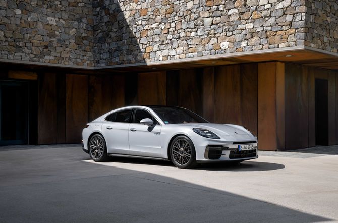 Panamera GTS (2024)