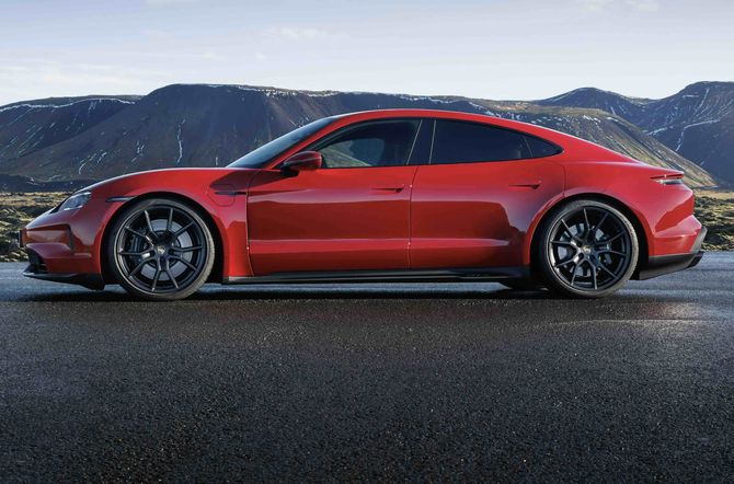 Porsche complementeert productaanbod nieuwe Taycan met drie nieuwe uitvoeringen.