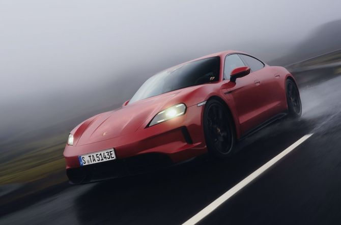 Porsche complementeert productaanbod nieuwe Taycan met drie nieuwe uitvoeringen.