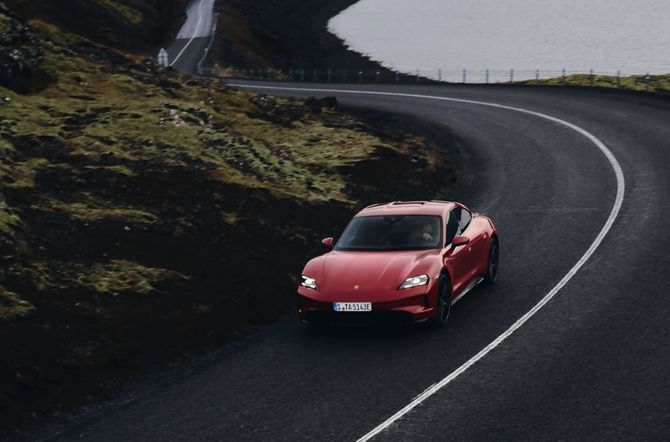 Porsche complementeert productaanbod nieuwe Taycan met drie nieuwe uitvoeringen.