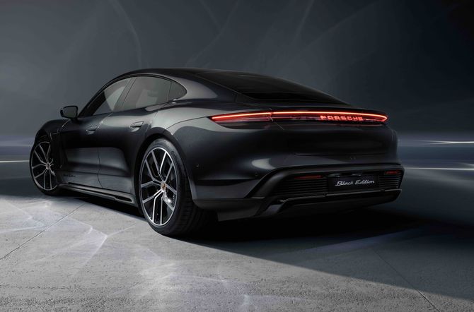 Porsche Taycan en Cayenne Black Edition