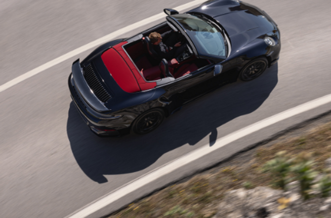 De superieure alleskunner onder de sportwagens: de Porsche 911 Turbo S.