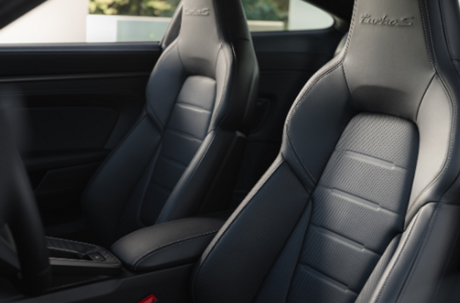 De superieure alleskunner onder de sportwagens: de Porsche 911 Turbo S.