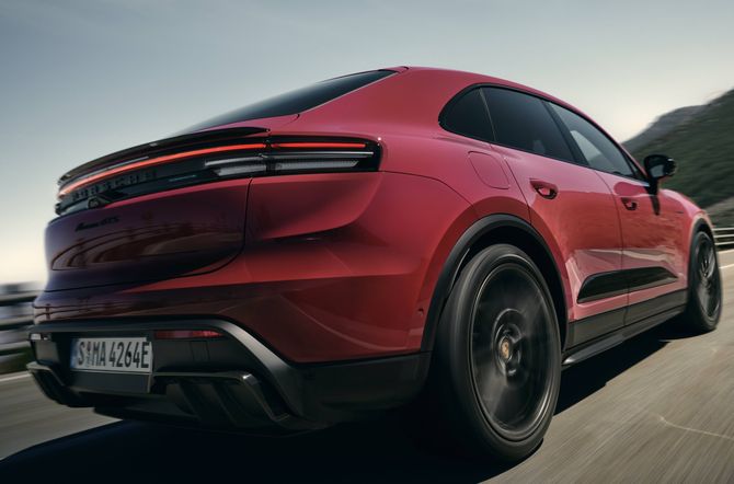 Sportiviteit krijgt een nieuwe lading in de volledig elektrische Porsche Macan GTS