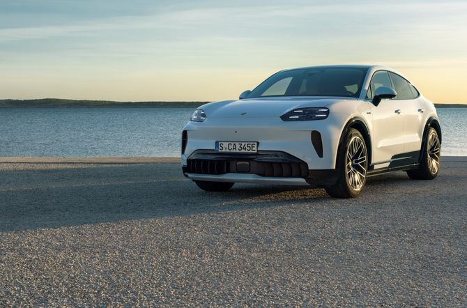 Porsche onthult de nieuwe Cayenne Coupé Electric.