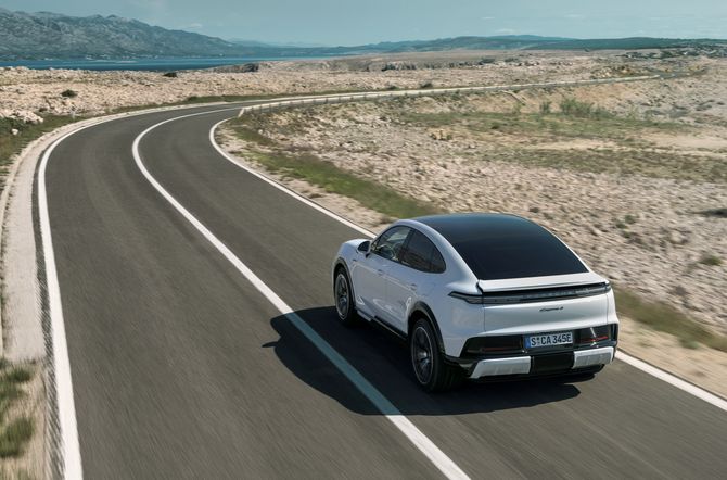 Porsche onthult de nieuwe Cayenne Coupé Electric.