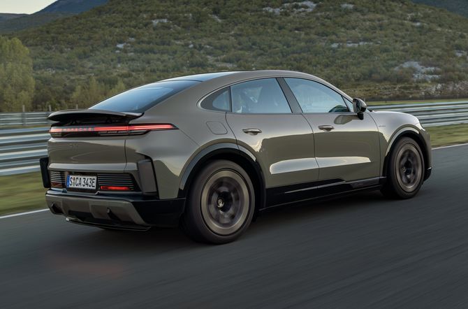 Porsche onthult de nieuwe Cayenne Coupé Electric.