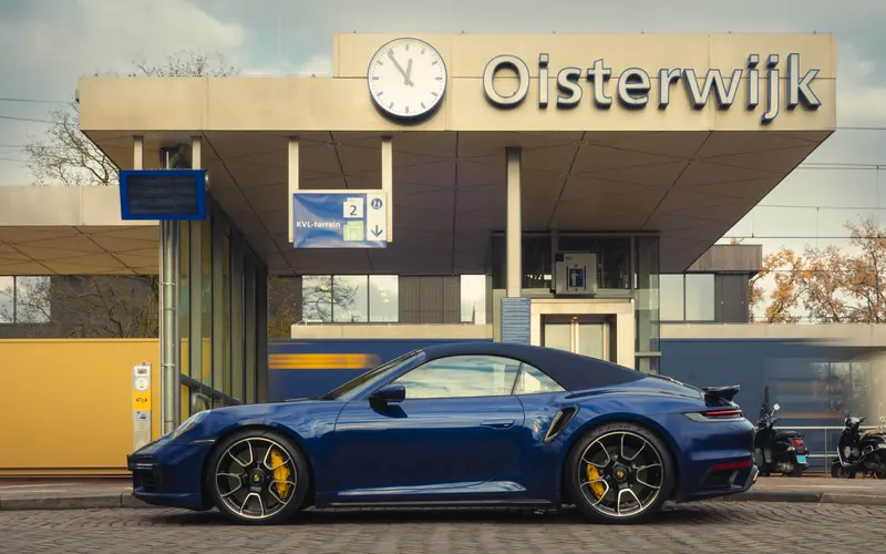 911-turbo-s-cabriolet-gentiaanblauw-oisterwijk-gecomprimeerd-37.jpg