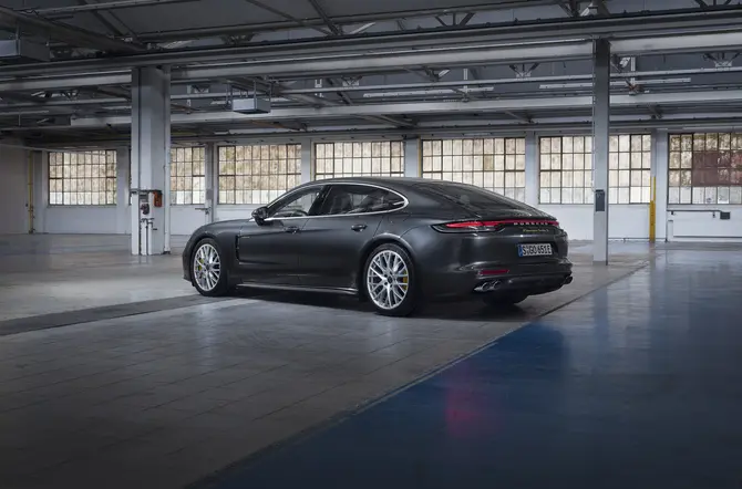 Nieuwe plug-in hybrideversies voor Porsche Panamera