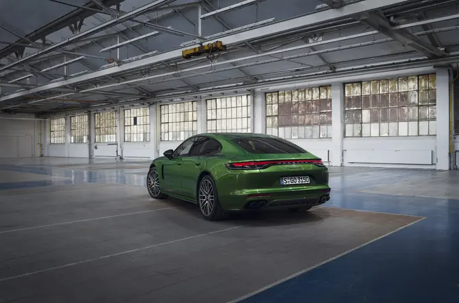 Nieuwe plug-in hybrideversies voor Porsche Panamera