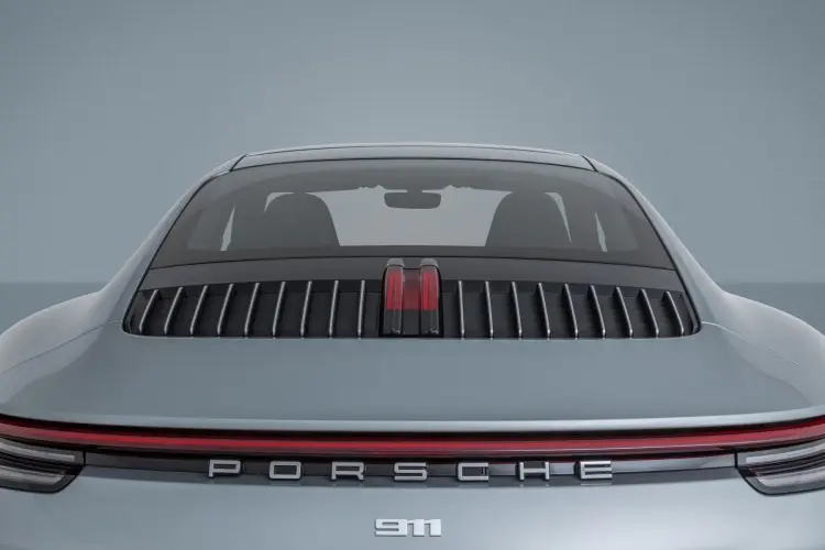 800-70-jaar-ppi-porsche-911-992-jubileum-edition-2019-achterzijde-detail-845893.jpg