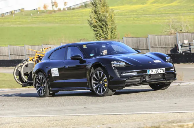 Testprogramma nieuwe Porsche Taycan Cross Turismo