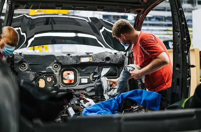 Prototypes van de volledig elektrische Macan