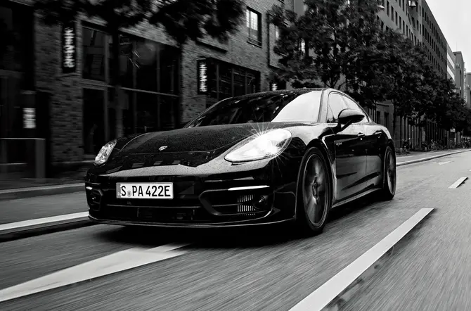 Porsche Panamera Platinum Edition