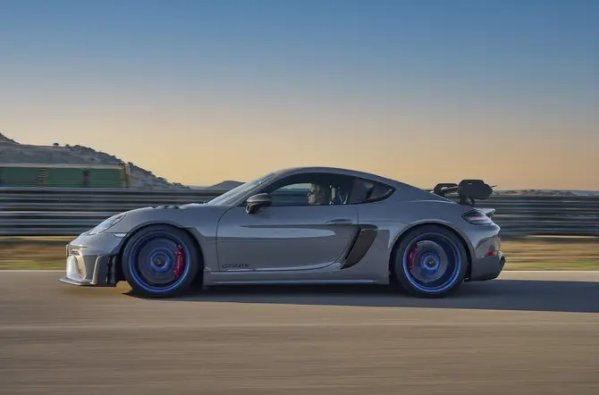 Porsche 718 GT4RS