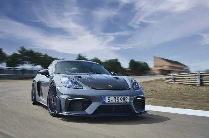 Porsche 718 GT4RS