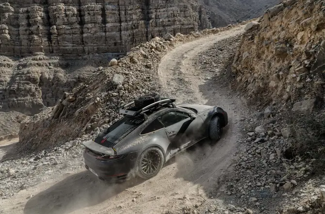 Porsche 911 Dakar vooraankondiging