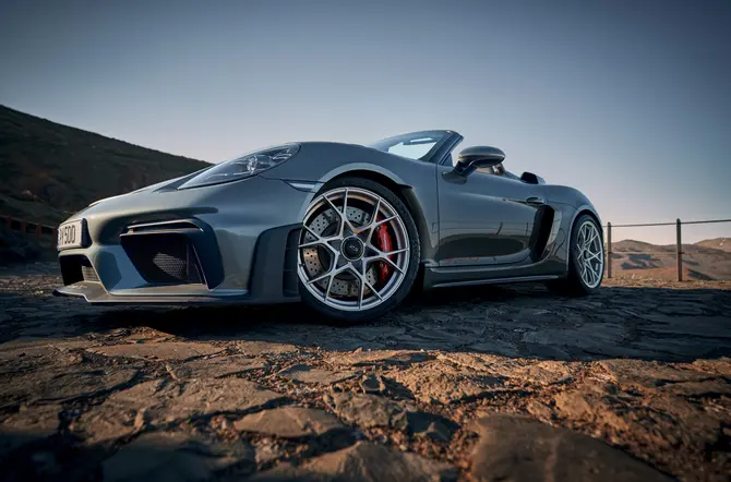 Porsche 718 Spyder RS