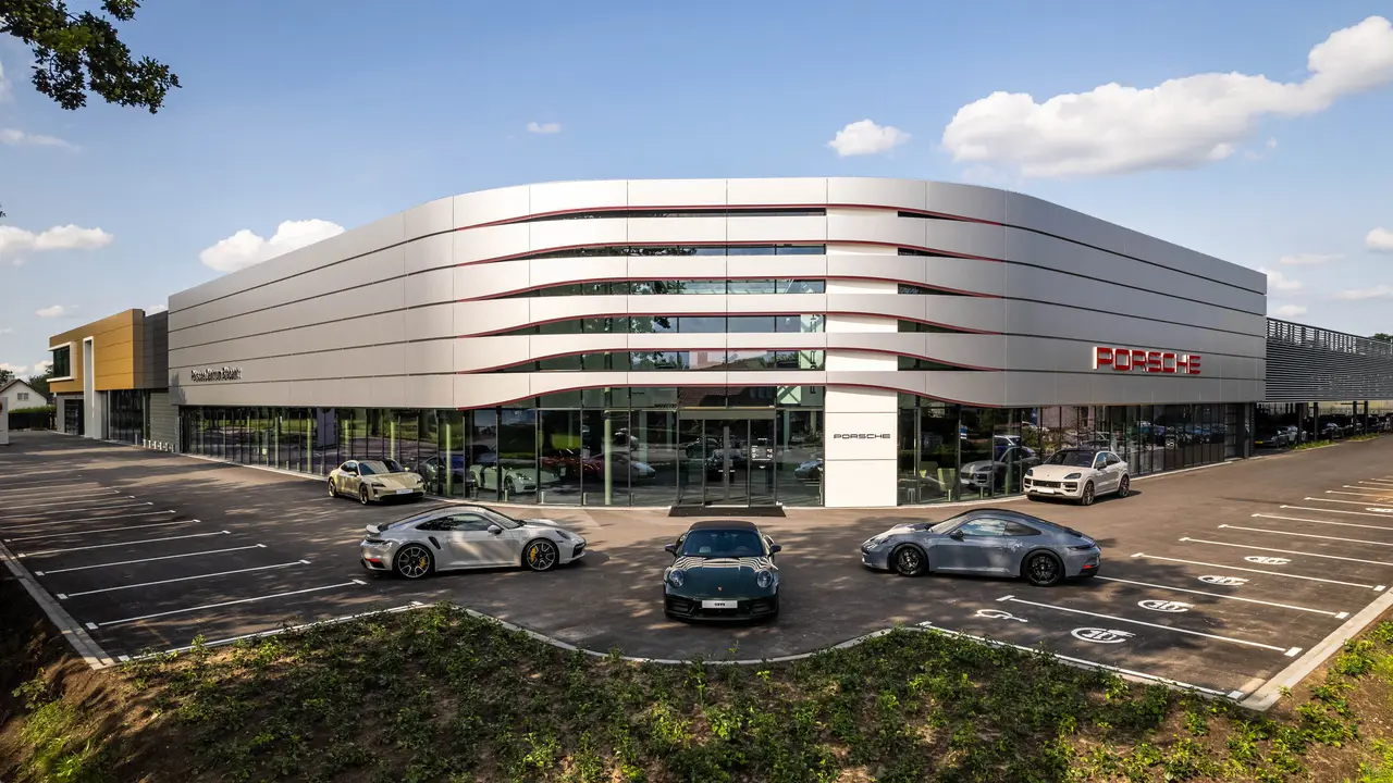 porsche-centrum-brabant-0892-lr.jpg