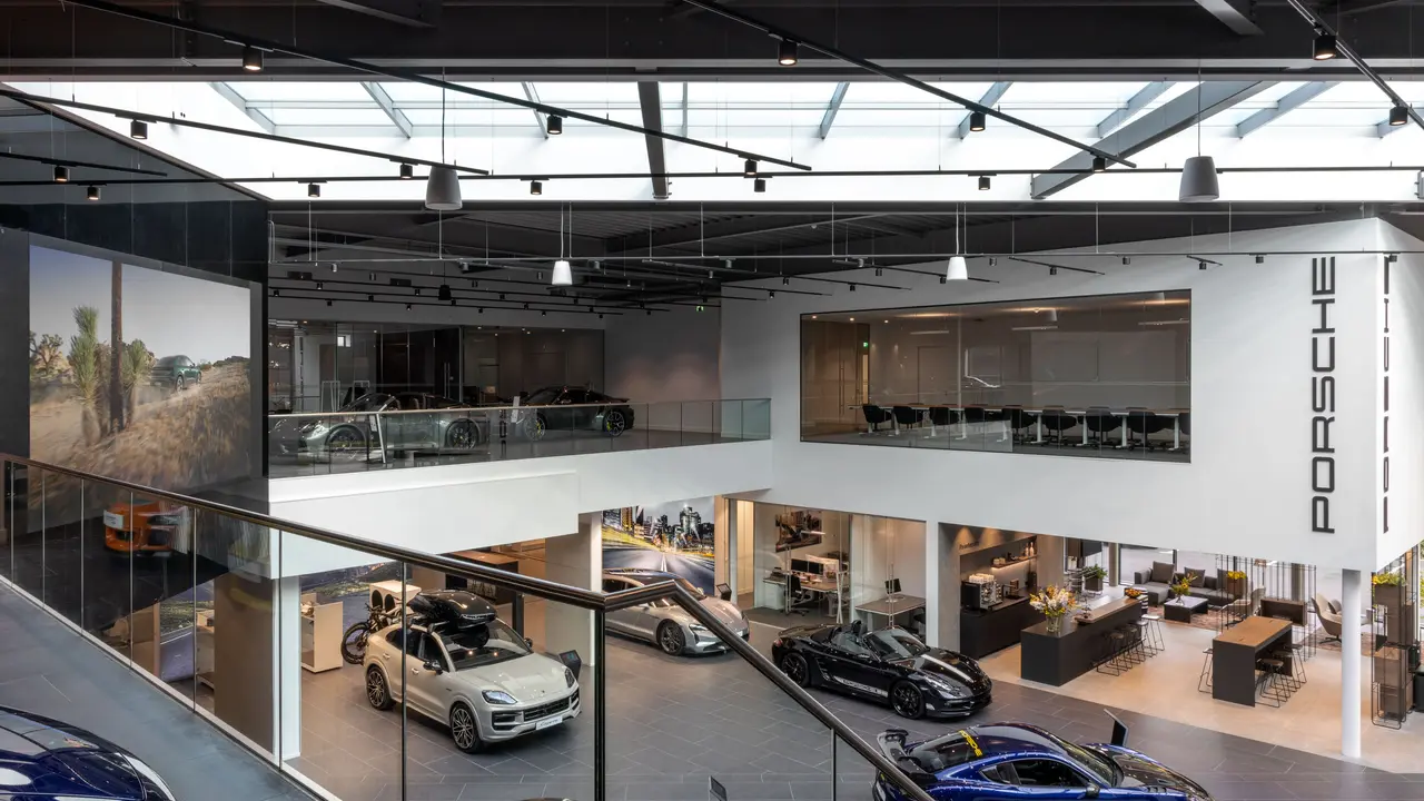 porsche-centrum-brabant-2457-lr.jpg