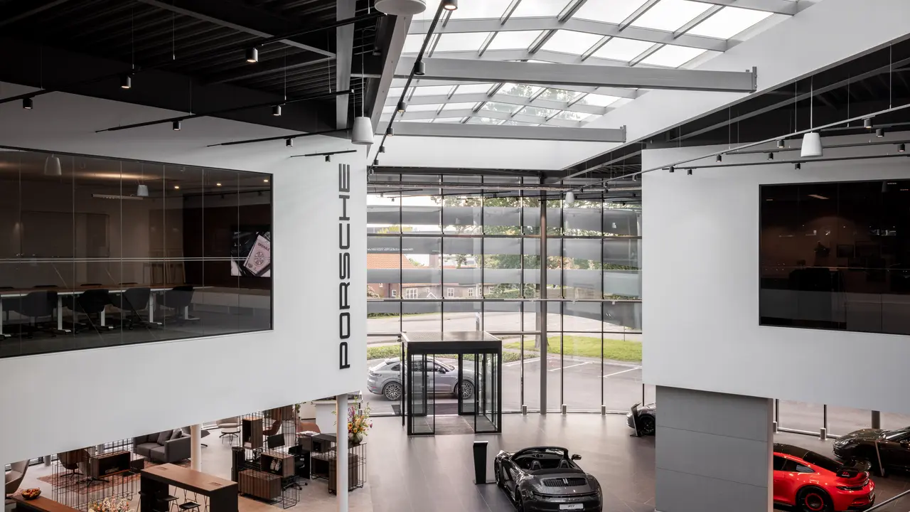 porsche-centrum-brabant-2466-lr.jpg