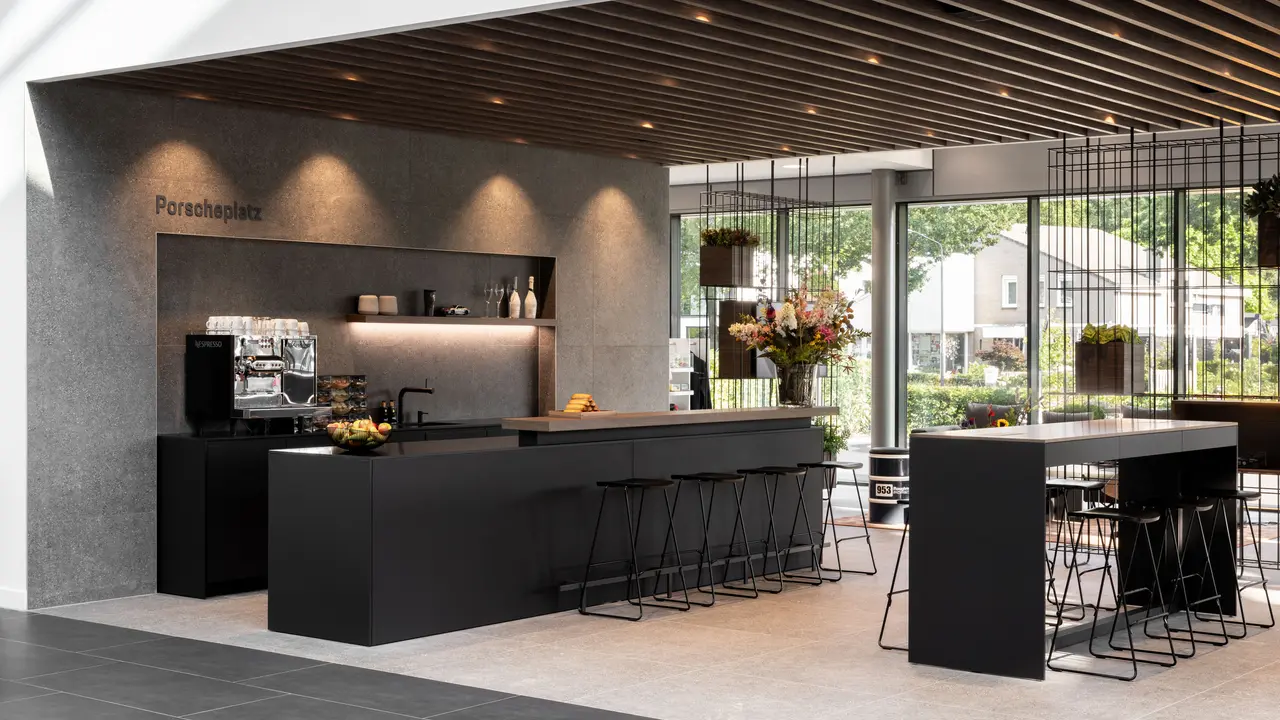 porsche-centrum-brabant-2514-lr.jpg