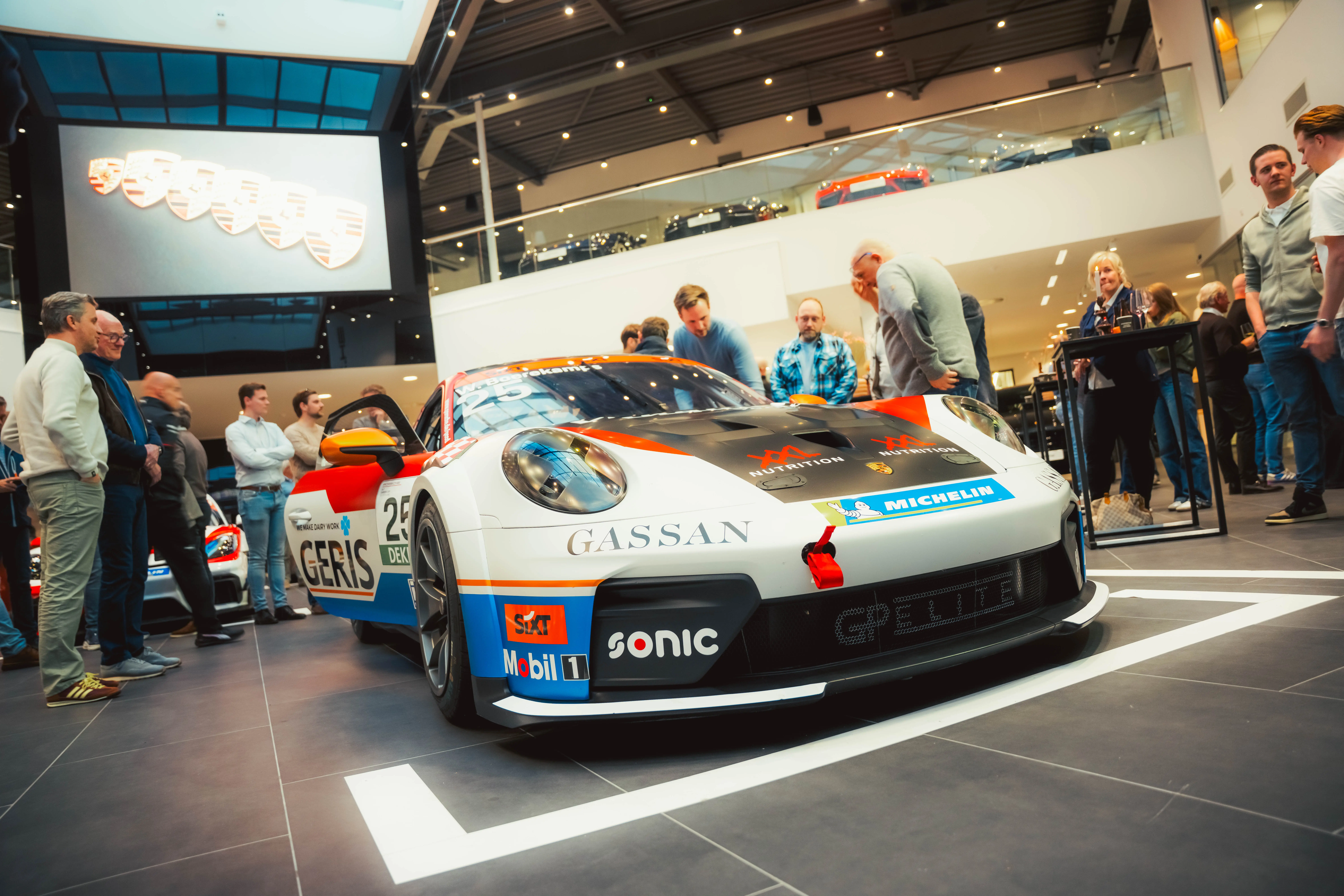 porsche-centra-brabant-maastricht-160.jpg