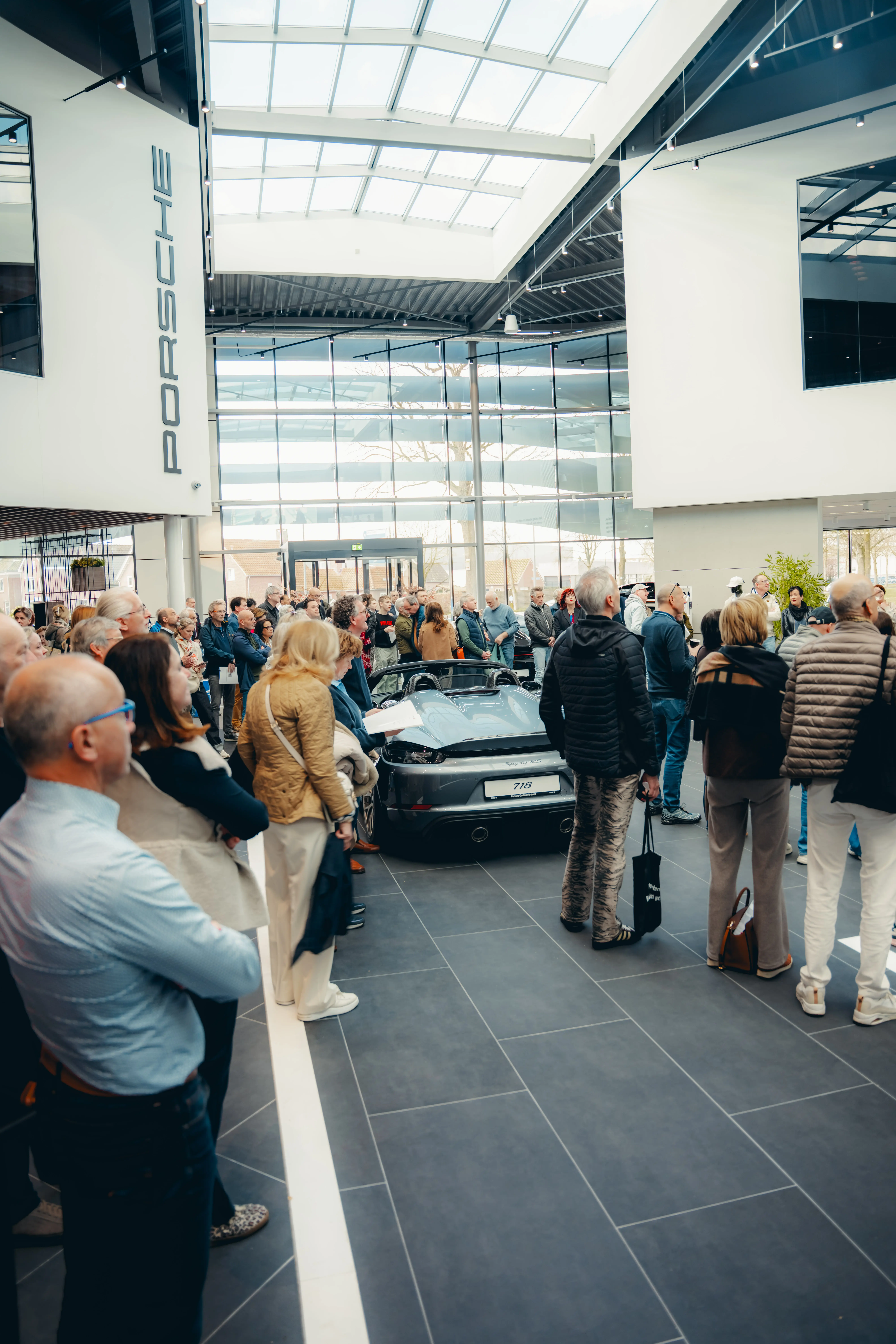 porsche-centrum-brabant-202.jpg