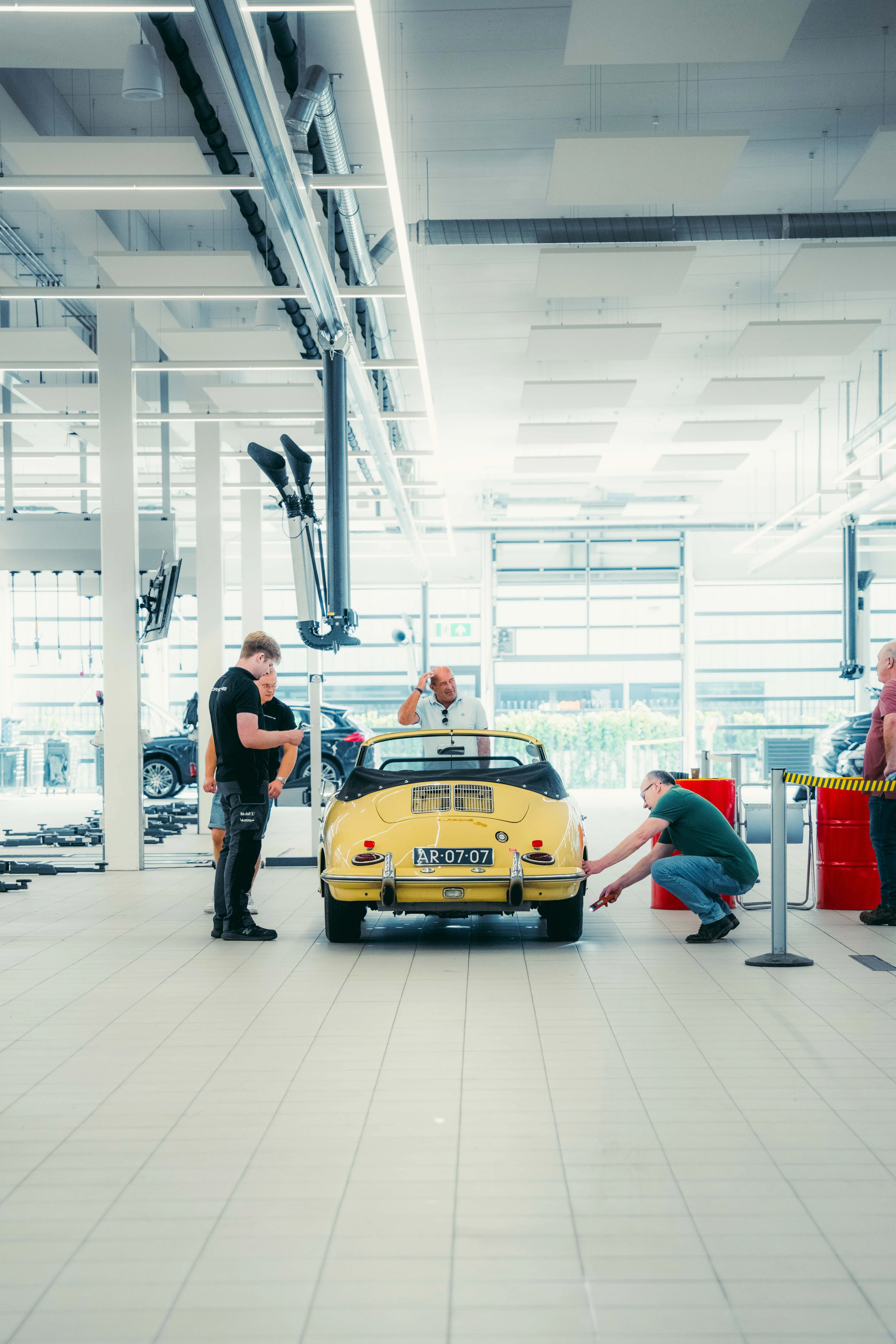 porsche-centrum-brabant-26.jpg