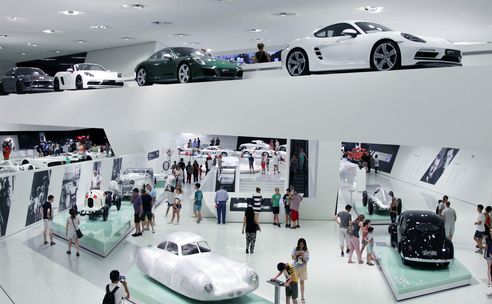 '70 jaar sportwagens van Porsche' tentoonstelling is de ultieme tussenstop in Stuttgart