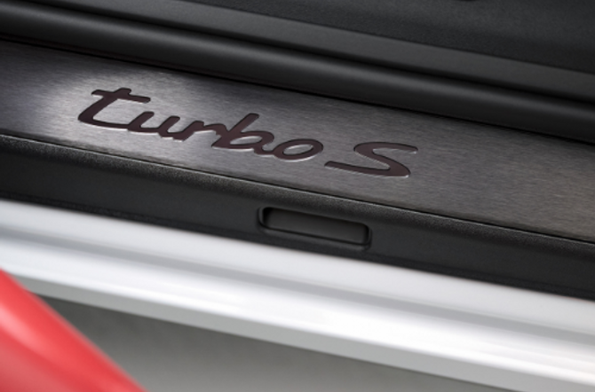 De superieure alleskunner onder de sportwagens: de Porsche 911 Turbo S