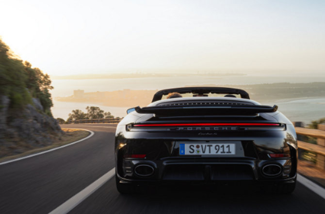 De superieure alleskunner onder de sportwagens: de Porsche 911 Turbo S