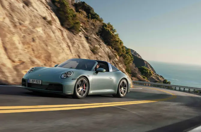 Porsche breidt 911 lijn uit met Carrera 4S, Carrera 4S Cabriolet en Targa 4S