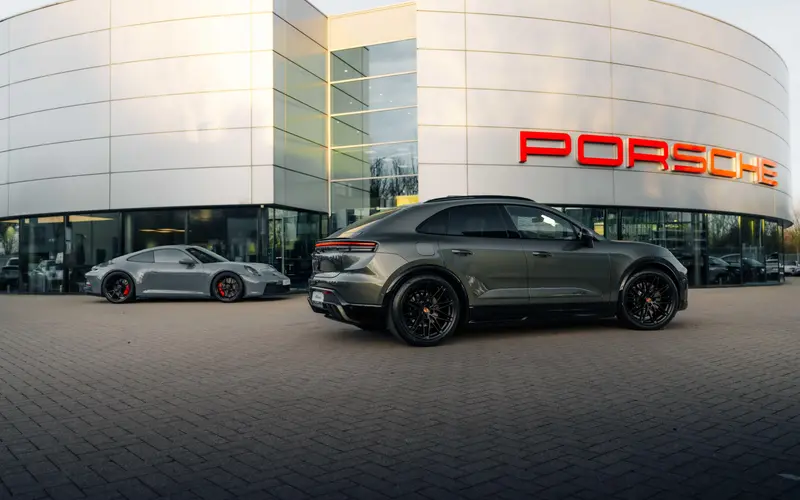 porsche-centrum-maastricht-showroom-0.jpg