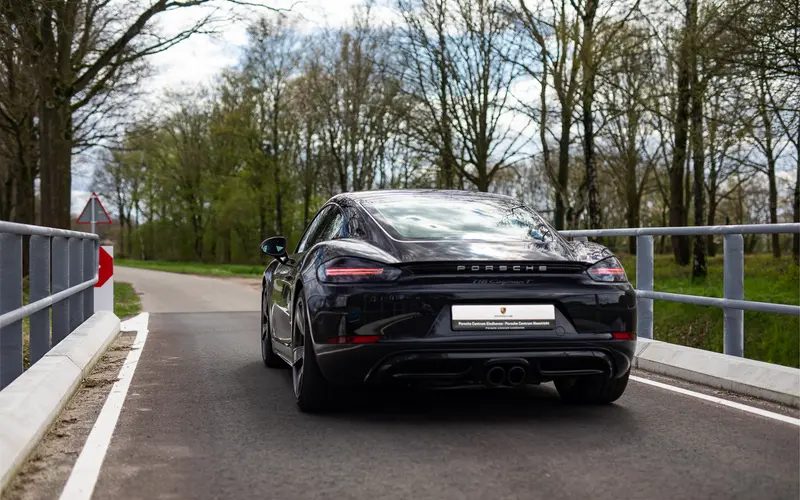 cayman-demo-1.jpg