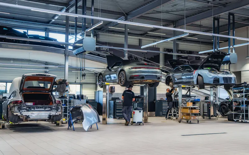 porsche-centrum-maastricht-showroom-6.jpg
