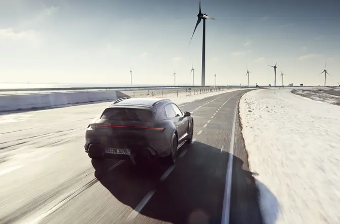 Testprogramma nieuwe Porsche Taycan Cross Turismo doet ook Nederland aan