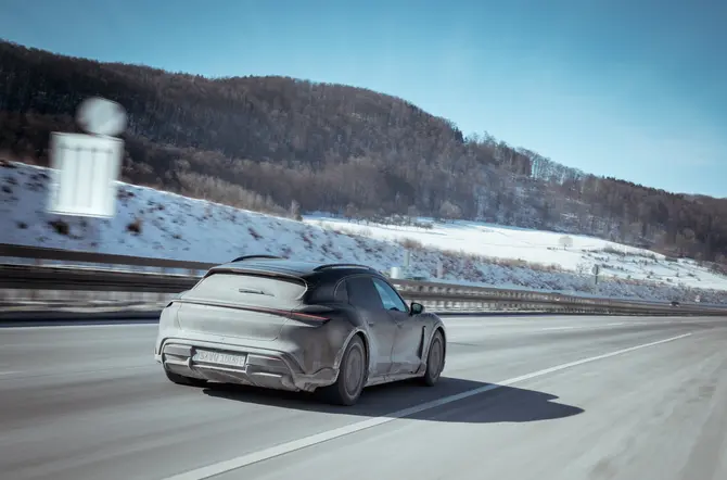 Testprogramma nieuwe Porsche Taycan Cross Turismo doet ook Nederland aan