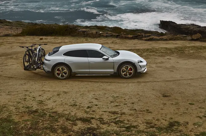 Porsche Taycan Cross Turismo