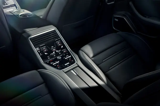 Porsche Panamera Platinum Edition