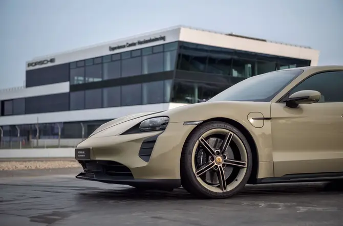 Taycan GTS 90 jaar Hockenheimring