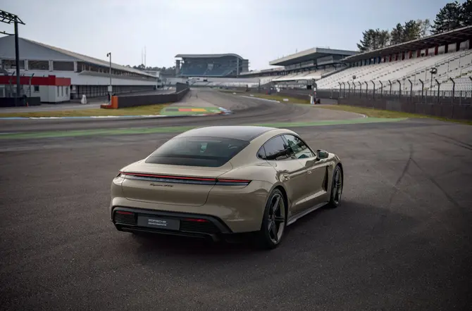 Taycan GTS 90 jaar Hockenheimring