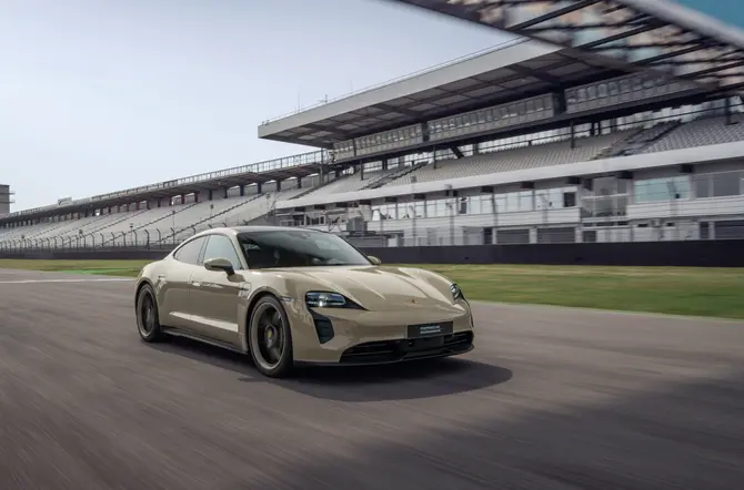 Taycan GTS 90 jaar Hockenheimring
