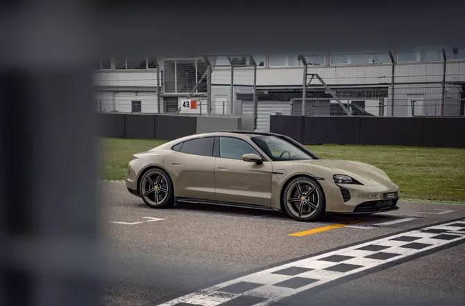 Taycan GTS 90 jaar Hockenheimring