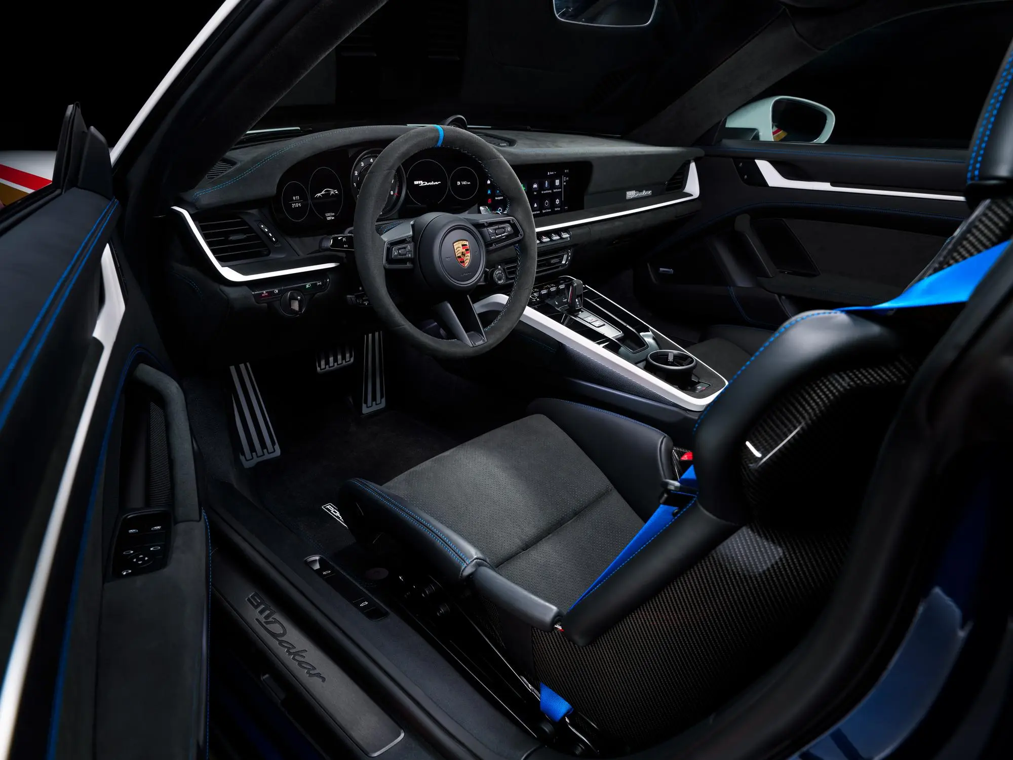22pag-105-dakar-003-rr-interior-lowres.jpg