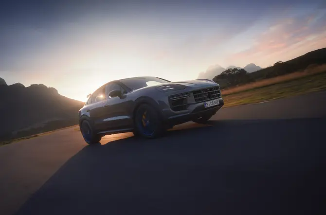 Nieuwe Porsche Cayenne Turbo E-Hybrid