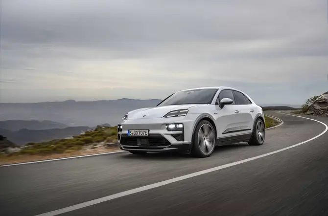 Porsche e-macan