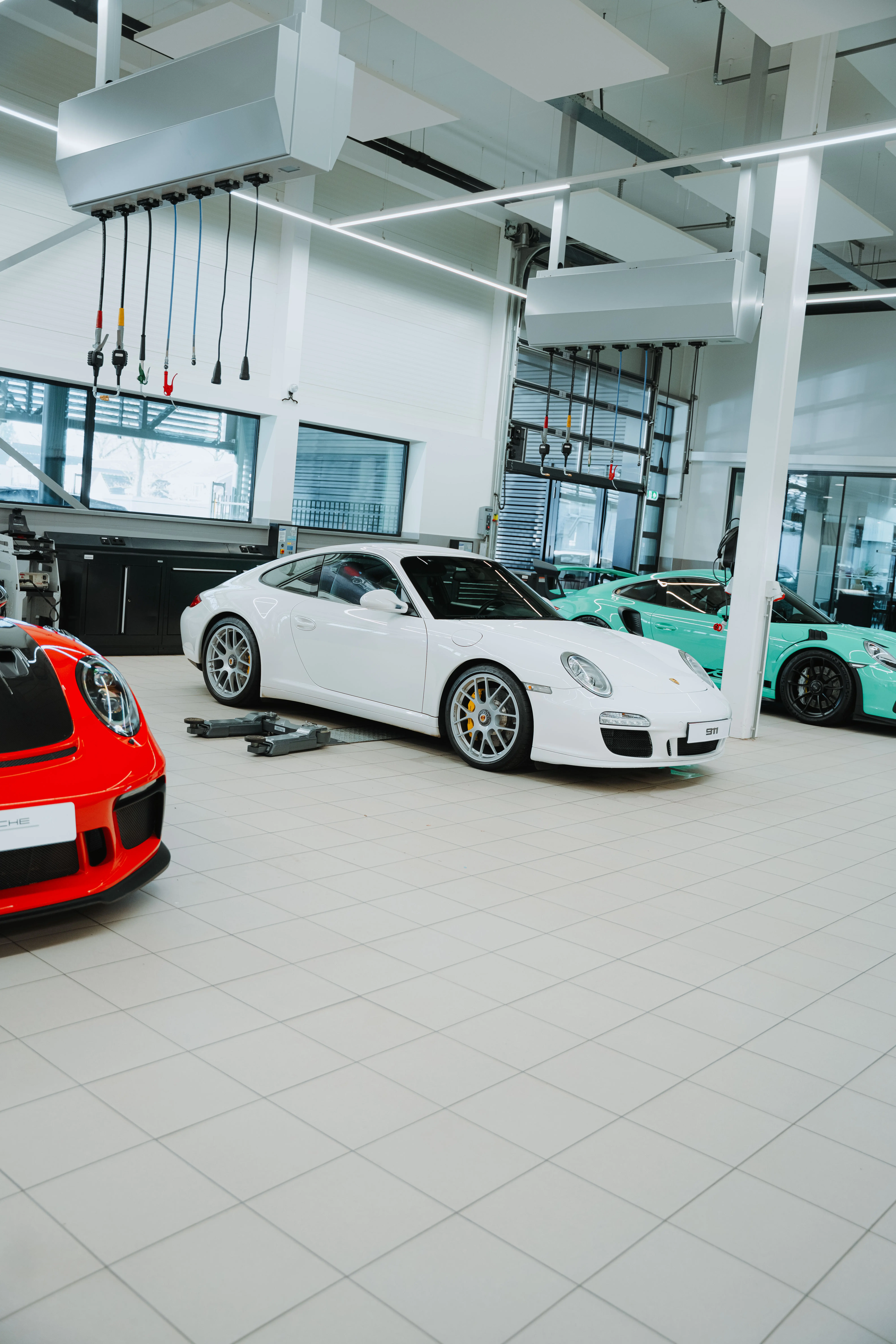 porsche-centrum-brabant-11.jpg
