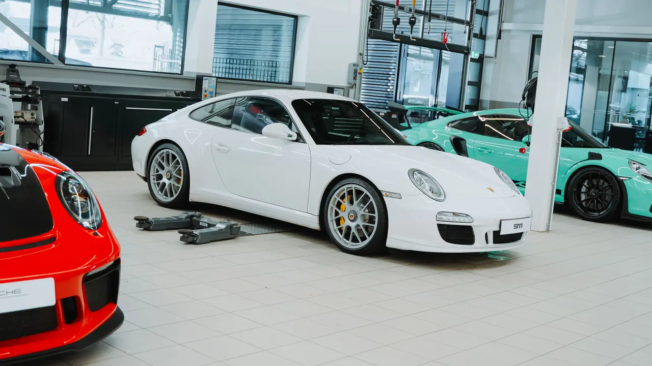 porsche-centrum-brabant-11.jpg